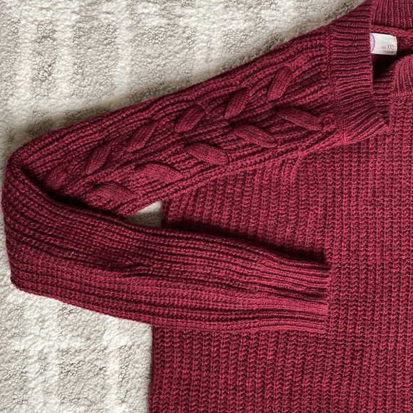 •SO• Long Sleeve Knit Braided Sleeve Sweater - Picture 4 of 8